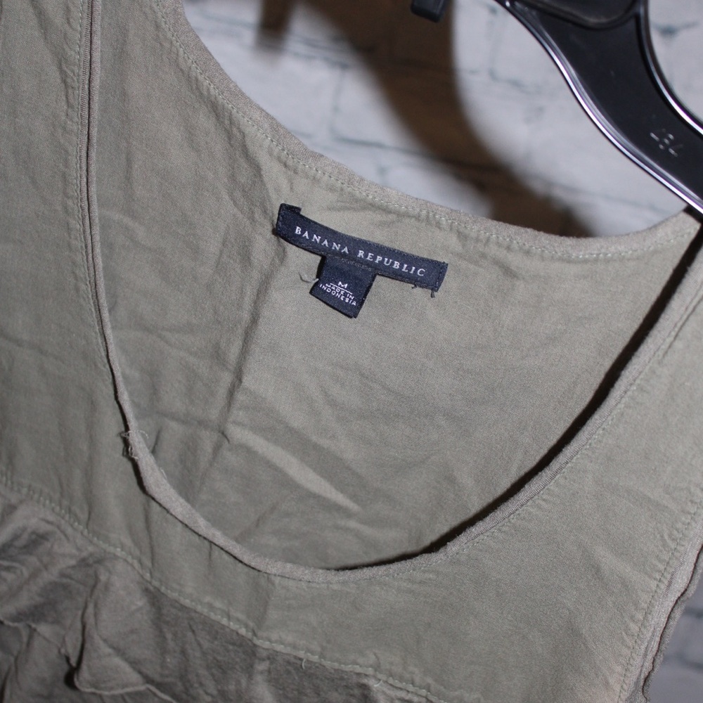 Banana Republic Ruffle Top - Picture 2 of 3